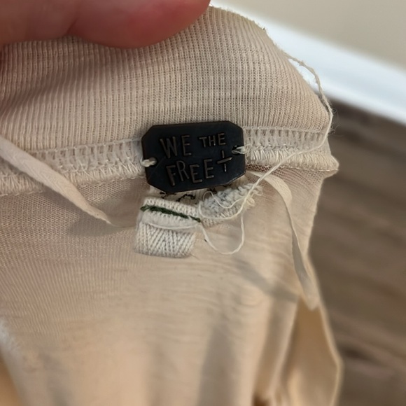 Free People Cream V-Neck Tee with Blue Sleeves we the free - Picture 3 of 4